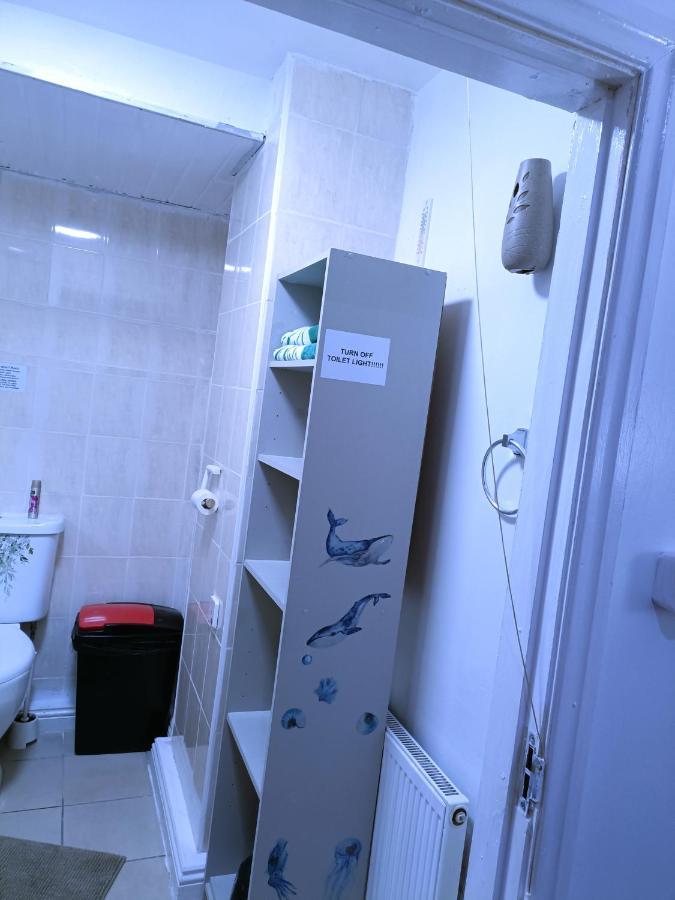 Homestay Bedspace Birmingham Bagian luar foto