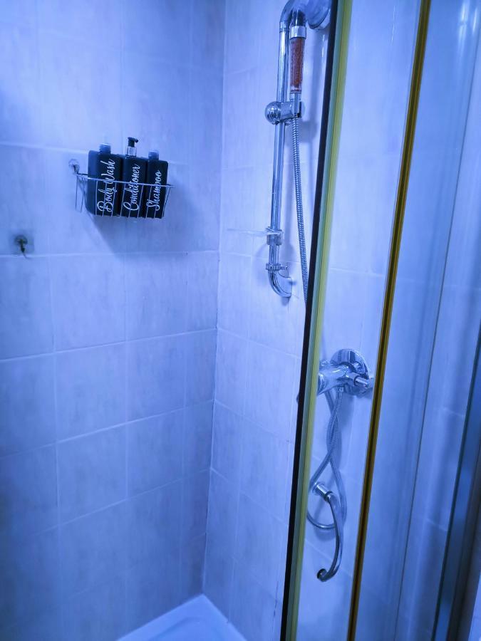 Homestay Bedspace Birmingham Bagian luar foto
