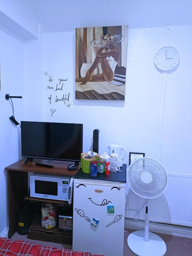 Homestay Bedspace Birmingham Bagian luar foto